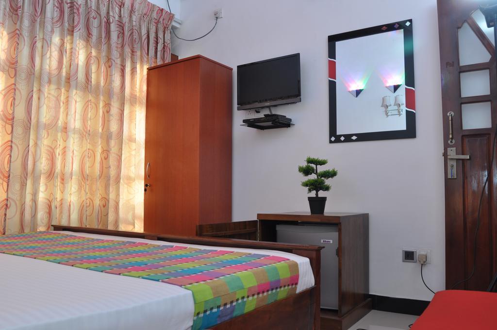 Guest Ryan Hotel Katunayaka Pokoj fotografie
