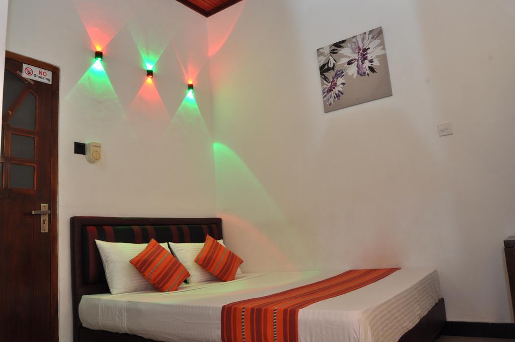Guest Ryan Hotel Katunayaka Pokoj fotografie