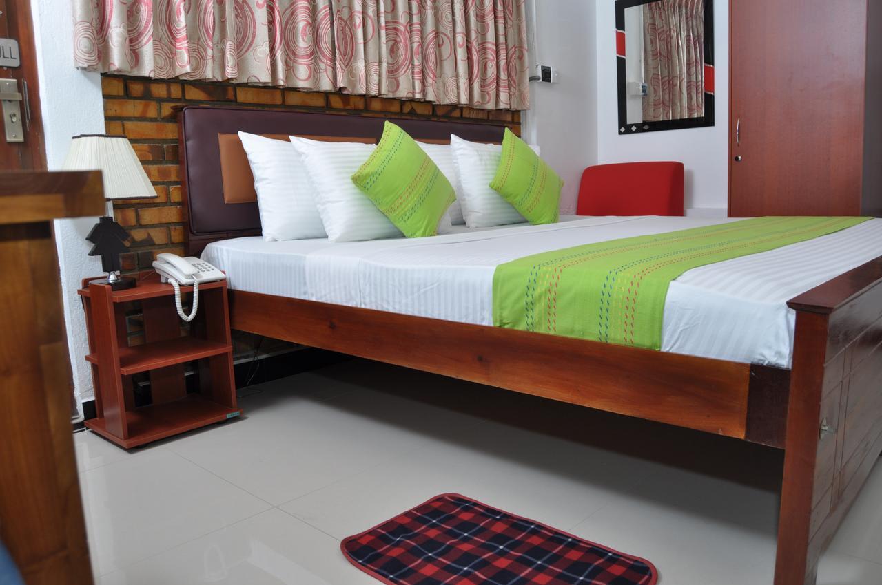 Guest Ryan Hotel Katunayaka Exteriér fotografie